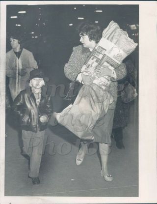 1964 Photo Harry Betty Swanay Iroquois Song Gregg Little Boy Child Bags