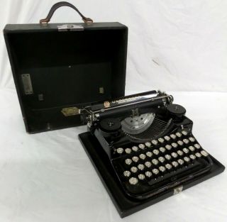 Vintage Underwood Standard Four Bank Keyboard Portable Typewriter W/ Case