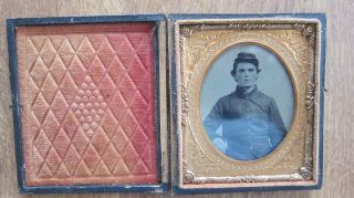 Civil War Uniformed Soldier 1/6 Plate (3 3/4 " X 3 1/4 ") Ambrotype In Full Case