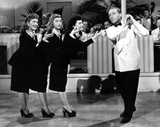 Bing Crosby W/ The Andrews Sisters " Road To Rio " - 8x10 Publicity Photo (cc366)