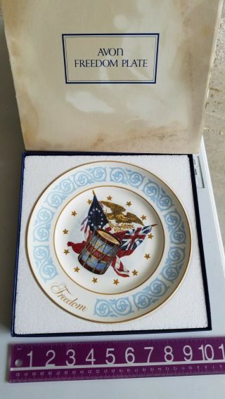 Avon 1974 " Freedom " Enoch Wedgewood Patriotic Collector Plate