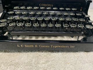 1938 L.  C.  Smith & Corona Standard Typewriter - Exterior 5