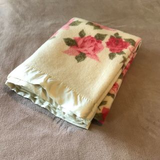 Vintage Fieldcrest St.  Marys All Pure Wool Blanket Pink Floral Satin Edges 71x86 2