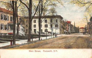 C21 - 9078,  Main Street Peeksill York Antique.  Postcard.