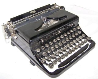 1937 Royal Model O Portable Typewriter A Glossy Black Beauty