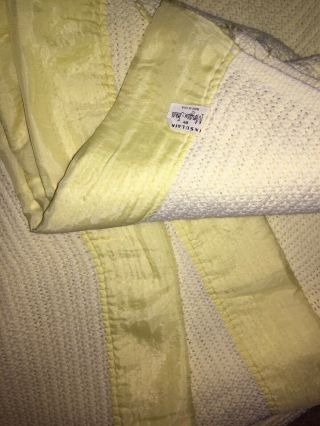 Vintage Yellow Thermal Twin 70x84 Morgan Jones Insulaire Blanket Satin Binding