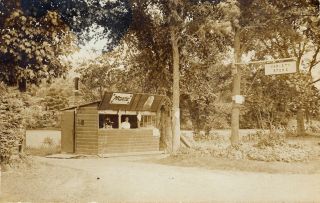 Brattleboro,  Vt Homemade Rppc Refreshment Stand With Huge Moxie Sign 1908