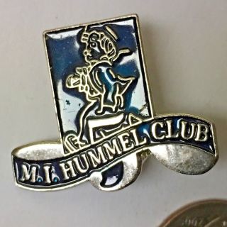Hummel Club Pin