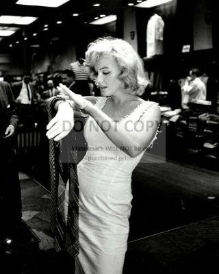 Marilyn Monroe Iconic Sex - Symbol And Actress - 8x10 Publicity Photo (zz - 649)
