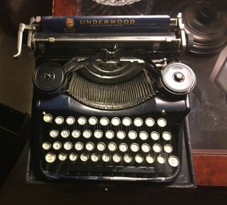 Antique Underwood Standard Portable Typewriter W/case 1920s