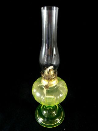 Vtg Yellow Vaseline Glass Hurricane Kerosene Oil Lamp Made In England 7 ½”