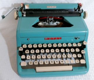 Vintage Retro Royal Quiet Deluxe Blue Teal Turquoise Typewriter