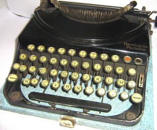 ANTIQUE TYPEWRITER - 1924 U.  S.  A.  REMINGTON PORTABLE with HARD COVER - VGWC 5