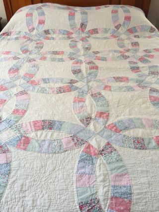 Vintage Hand Crafted & Hand Quilted Double Wedding Ring Quilt 72 " X 87 "