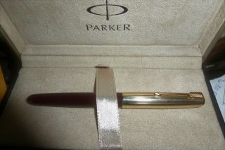 Vtg Parker 51 Fountain Pen Almost Cond.  Med - Fine Gold Nib Burgundy Barrel