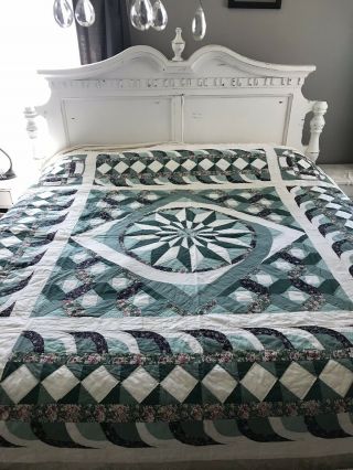 Greens Vintage Hand Crafted Hand Quilted Mariners Compass Quilt 82” Square