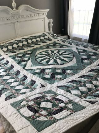 Greens VINTAGE HAND CRAFTED HAND QUILTED MARINERS COMPASS QUILT 82” Square 3