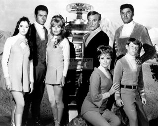 " Lost In Space " Cast From The Cbs Tv Program - 8x10 Publicity Photo (cc941)