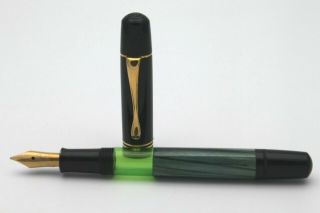 Pelikan 100n Green Marbled Piston Filler Fountain Pen 14k 585 Mm Gold Nib