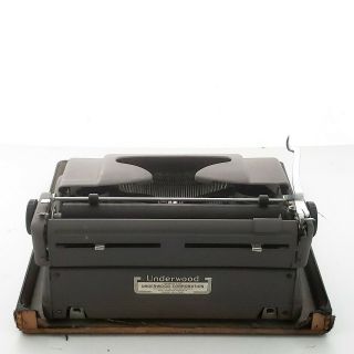 Vintage Underwood Portable Typewriter Finger Flite Champion w/ Case 4