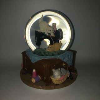 Cat Sewing " Buttons & Bows " Snow Globe San Francisco Music Box & Gift Co.