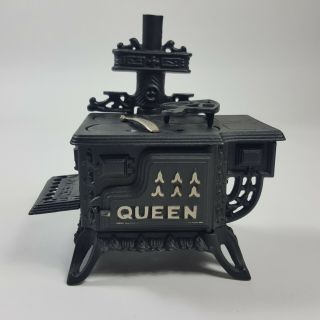 Vintage Miniature Queen Cast Iron Stove With Aluminum Back Salesman Sample