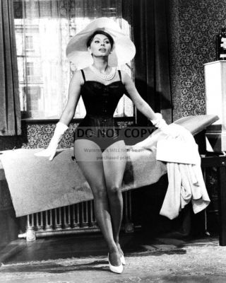 Sophia Loren In The 1960 Film " The Millionairess " - 8x10 Publicity Photo (ww113)