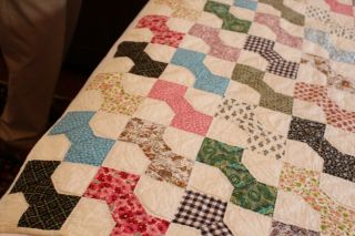 Vintage Cotton Hand Stitched Quilt Bow Tie Pattern 66x78 3