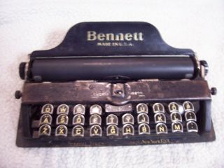 Antique Bennett Typewriter Made In York,  Ny Patented In 1901