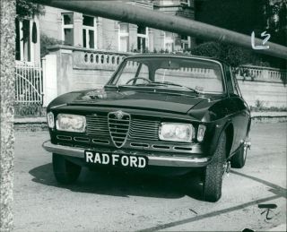 Alfa Romeo Giuha Sprint Gt - Vintage Photo