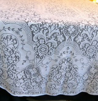 Vintage Quaker Lace Tablecloth 66x108 Oval White Floral