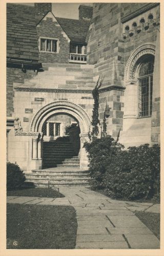 Haven Ct – Yale University Sterling Law Buildings Court Gateway