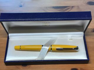 " Waterman " Charleston Yellow Resin 18k M Nib Fountain Pen W/original Box