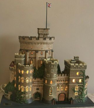Department 56 Dickens Village Windsor Castle Light Up Model With Box