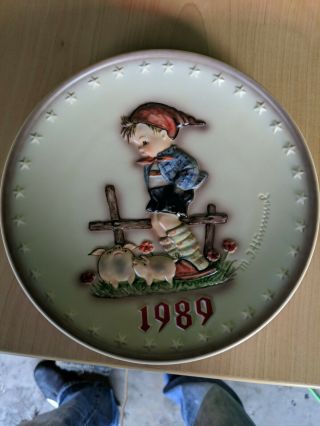 Vintage M.  J.  Hummel Goebel Collectible 19th Annual Plate 1989 Farm Boy