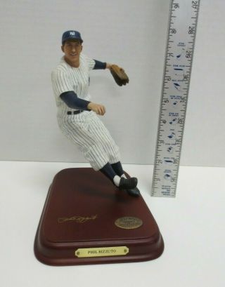 Phil Rizzuto (york Yankees) Danbury Figurine W/ Stand