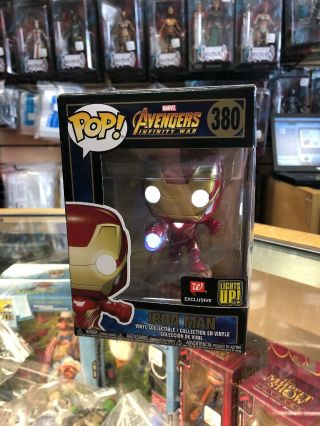 Funko Pop Vinyl Figure - Marvel Avengers Infinity War 380 Light Up Iron Man