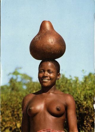 Kenya,  Nude Giriama Woman,  Head Transport,  Scarification (1970s) Postcard