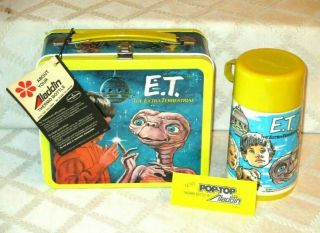 1982 - E.  T.  The Extra Terrestrial Metal Lunchbox & Thermos - - 99.  9