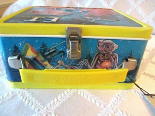 1982 - E.  T.  THE EXTRA TERRESTRIAL METAL LUNCHBOX & THERMOS - - 99.  9 6