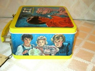 1982 - E.  T.  THE EXTRA TERRESTRIAL METAL LUNCHBOX & THERMOS - - 99.  9 7