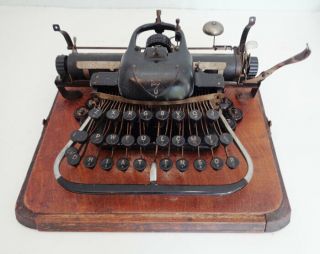 Antique Blickensderfer No.  7 Typewriter,  Case