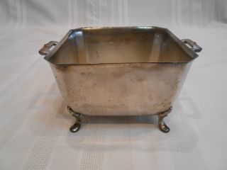 Vintage " Meriden S.  P.  Co.  International S.  Co.  " Silverplate Bowl Dish " 650 "