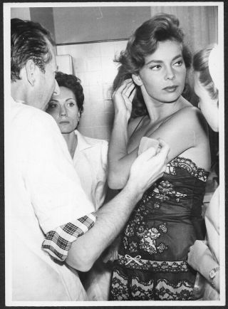 Vintage 1960s Stunning Torch Singer Abbe Lane Candid Backstage Pin - Up Photograph