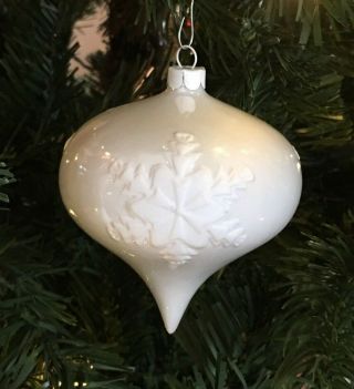 Wedgwood Jasperware Christmas Snowflake White Tear Drop Ornament Glazed 3.  5”