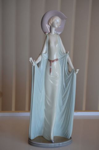 Lladro Retired Afternoon Tea Tall Lady Series Woman In Hat,  Dress & Pearls 1428
