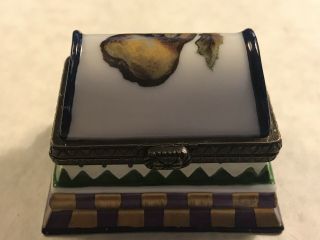 Midwest Of Cannon Falls 1997 Tracy Porter Bee On Pear Trinket Box - Hand - Painted