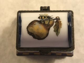 MIDWEST OF CANNON FALLS 1997 TRACY PORTER BEE ON PEAR TRINKET BOX - HAND - PAINTED 2