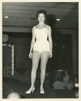 Vintage Lg Snapshot Photo - Smiling Woman Walking The Runway In Her Bathing Suit