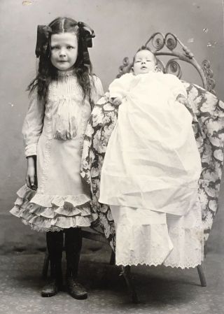 1890’s Sister & Deceased Dead Baby Post Mortem Cabinet Card Photograph Photo